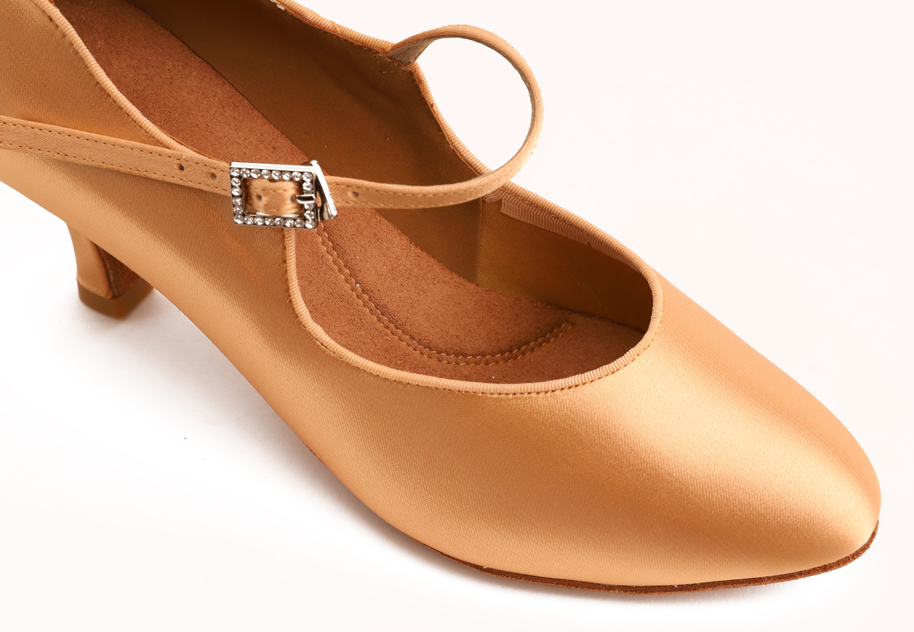 Calista - Peach Satin Rounded 6,5 cm Flare